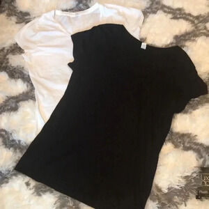 ⭐️ Pair of tees ⭐️